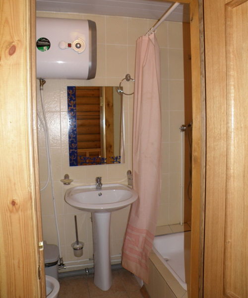 душ-туалет в коттедже душ-туалет в коттедже